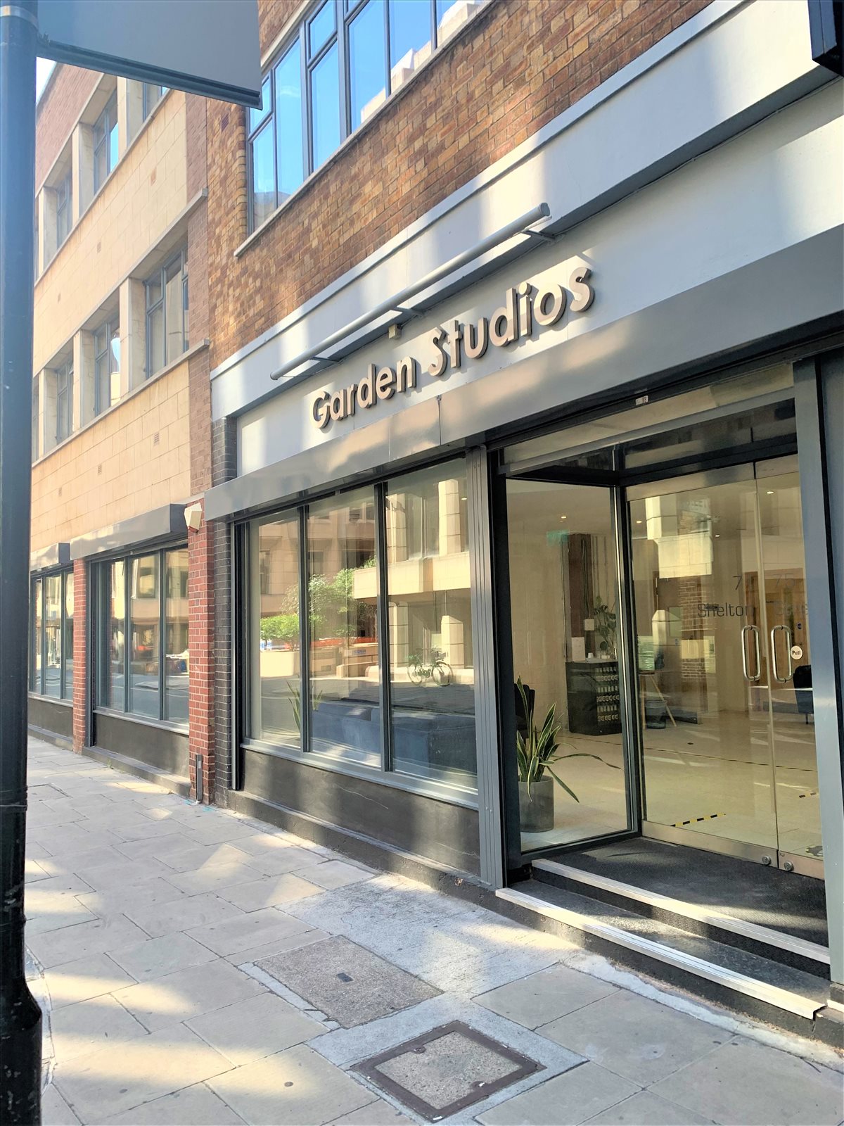 Contact Us ES AdTonos